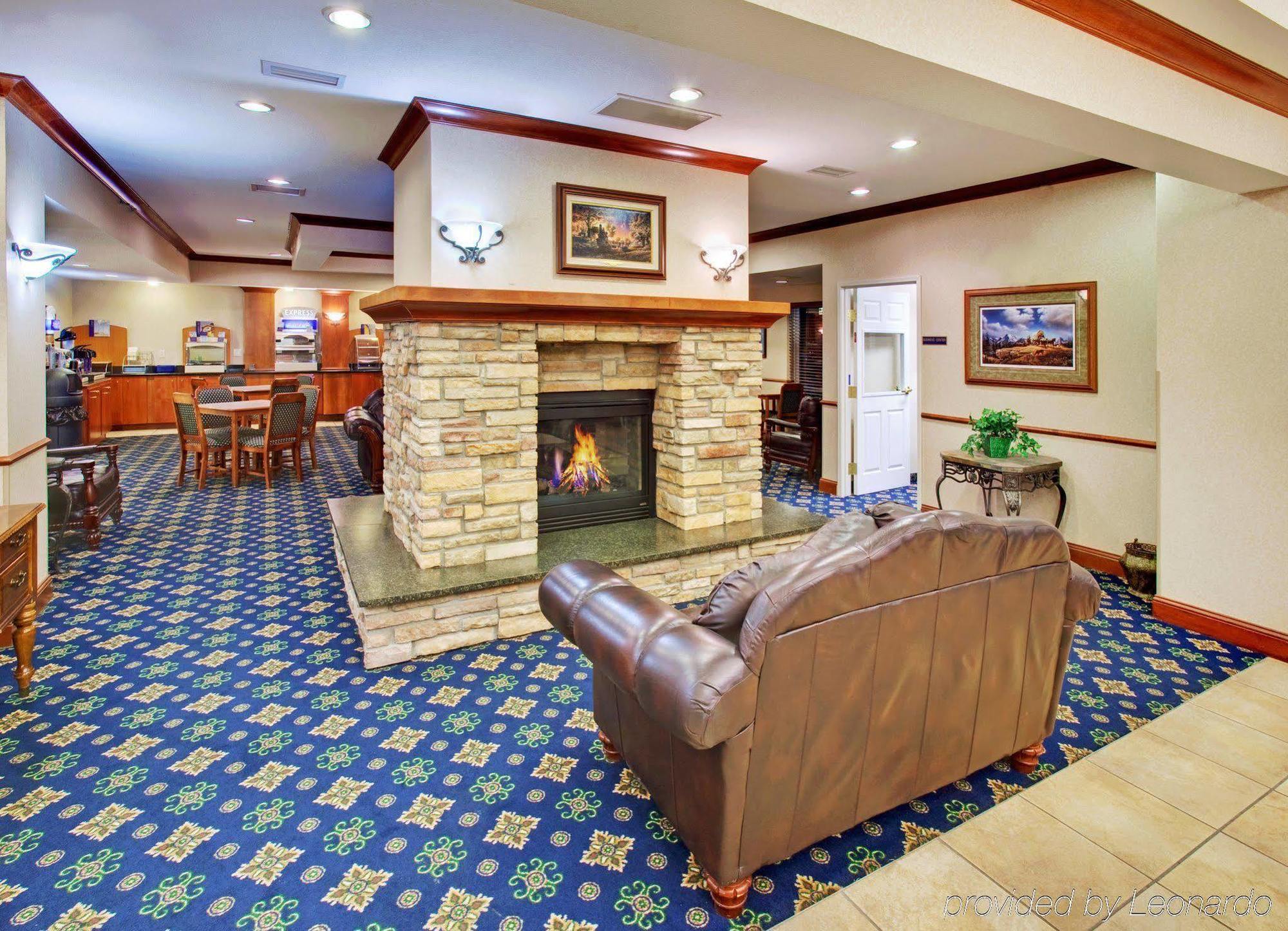 Holiday Inn Express & Suites - Dickinson By Ihg Dalaman gambar