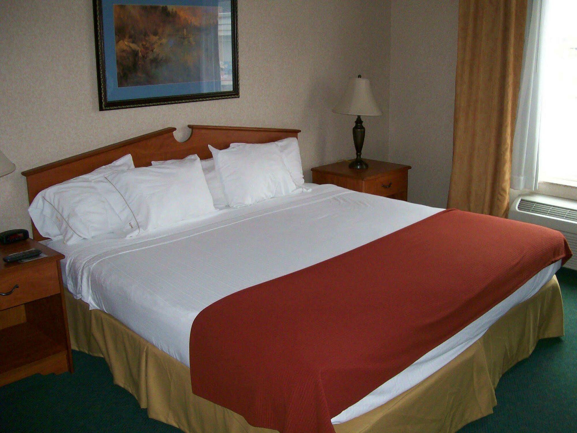 Holiday Inn Express & Suites - Dickinson By Ihg Luaran gambar