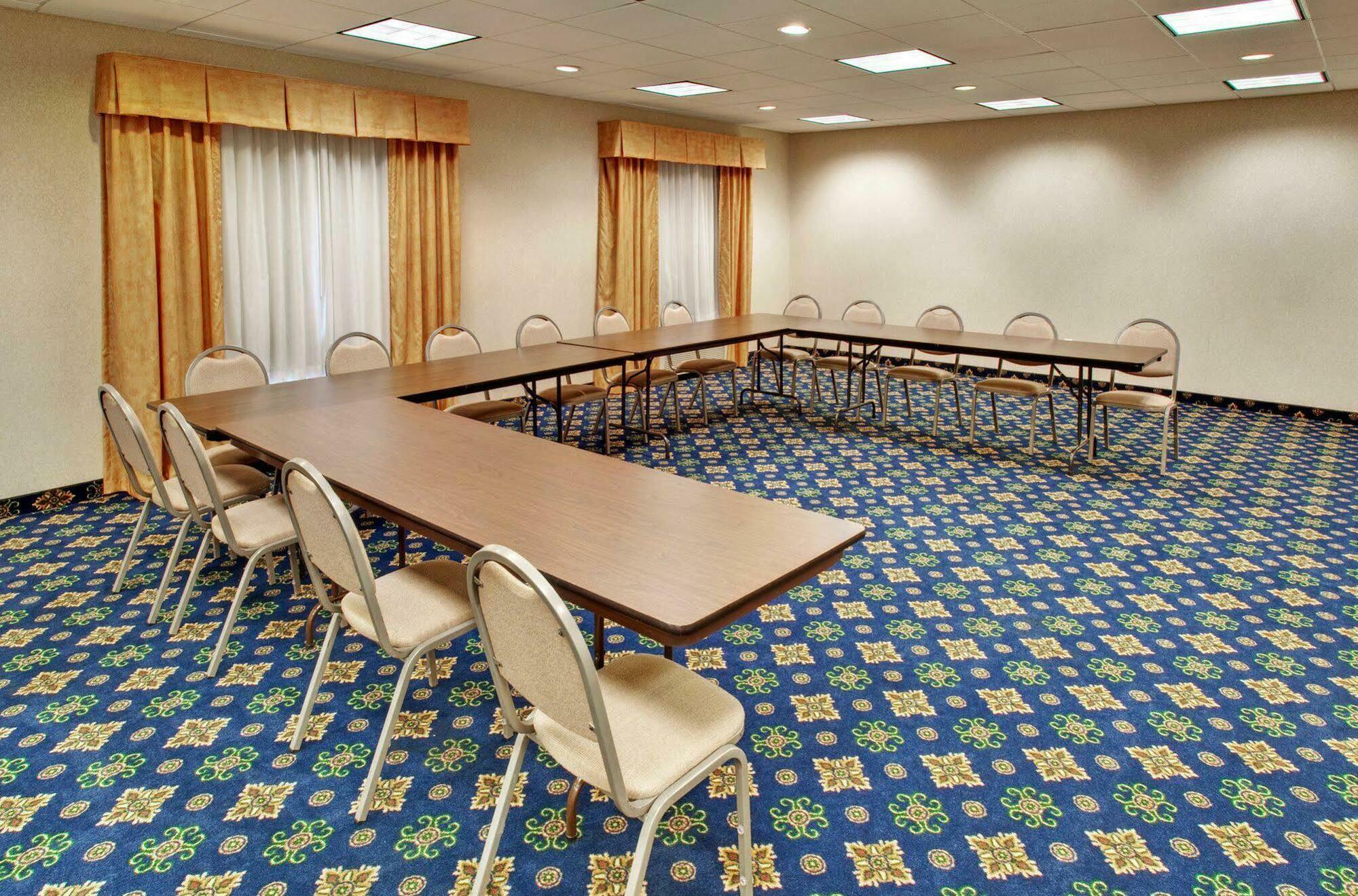 Holiday Inn Express & Suites - Dickinson By Ihg Kemudahan gambar